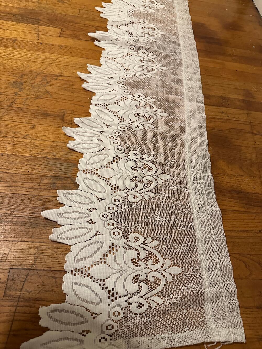 White Lace Window Valance Pointed Leaf Baroque Medallion Topper 59x17